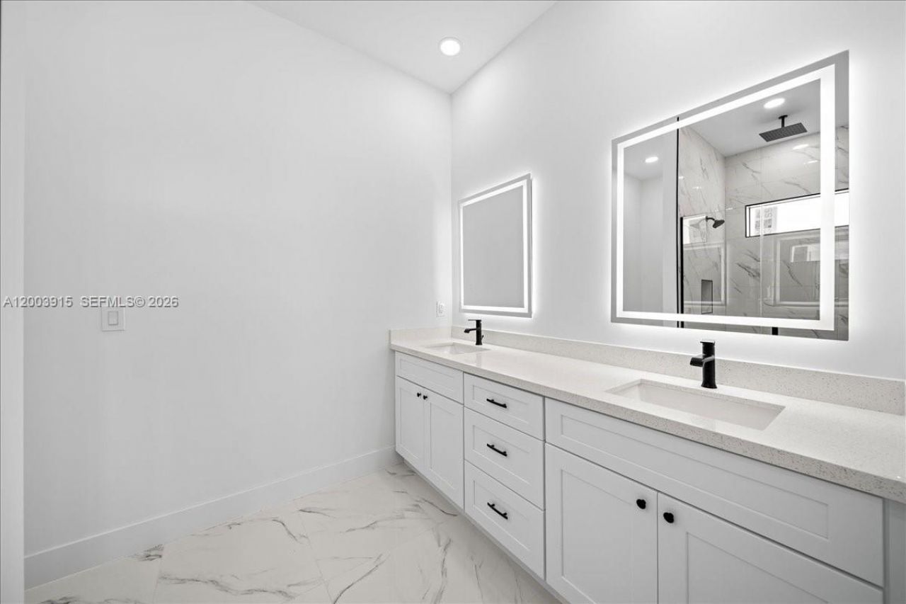 2116 NE 10th Ave, Cape Coral, FL 33909 Photo