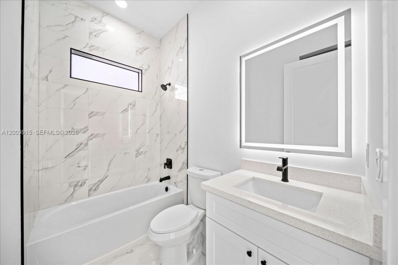 2116 NE 10th Ave, Cape Coral, FL 33909 Photo