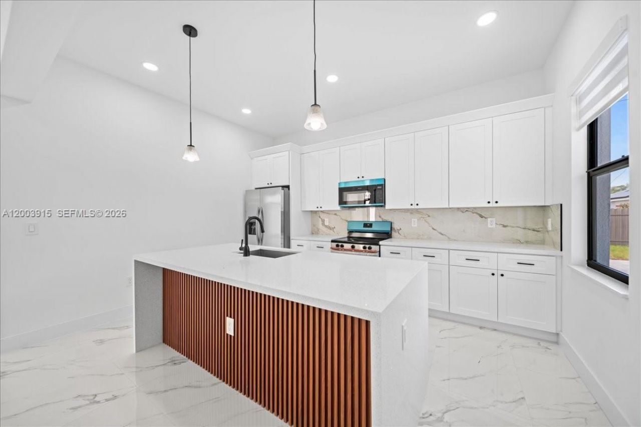 2116 NE 10th Ave, Cape Coral, FL 33909 Photo