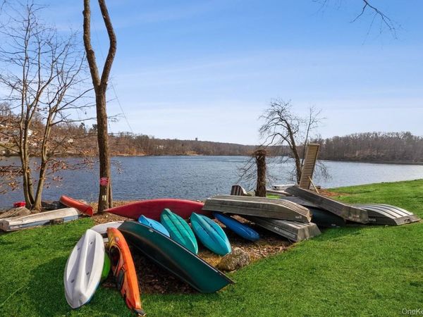 24 Leisure Way, Mohegan Lake, NY 10547