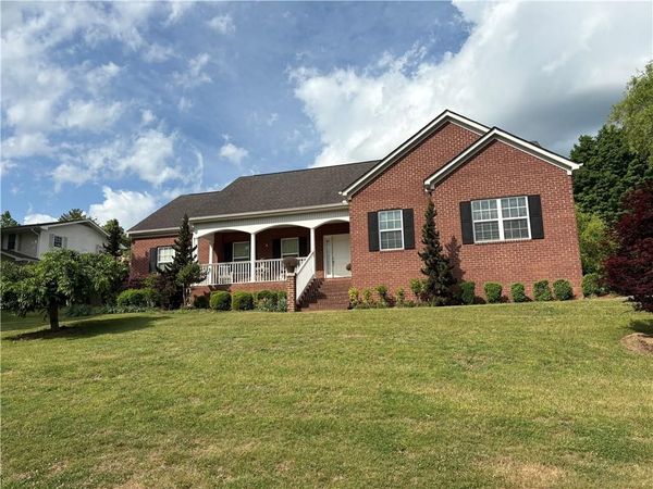 805 Thomas Avenue, Chickamauga, GA 30707