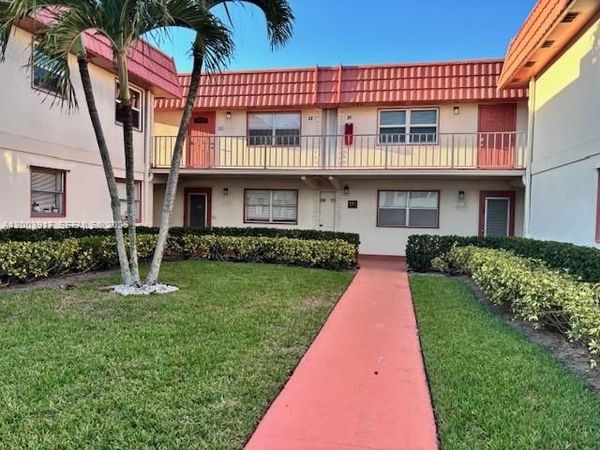 8 Saxony A , Unit 8, Delray Beach, FL 33446