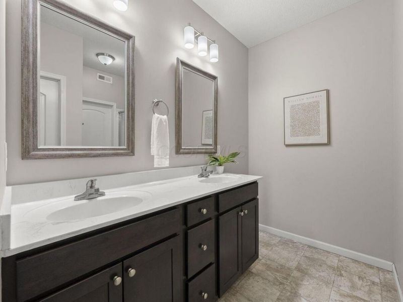 5901 Blackbird Way, Lewis Center, OH 43035 Photo 21