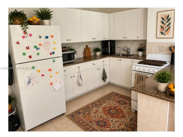 705-713 NE 3rd St, Unit 1-9, Hallandale Beach, FL 33009