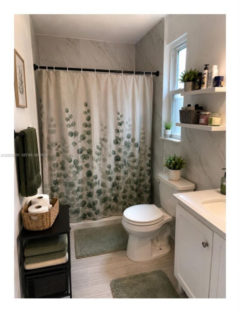 705-713 NE 3rd St, Unit 1-9, Hallandale Beach, FL 33009 Photo