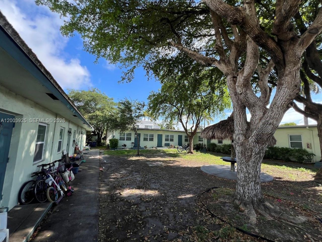 705-713 NE 3rd St, Unit 1-9, Hallandale Beach, FL 33009 Photo