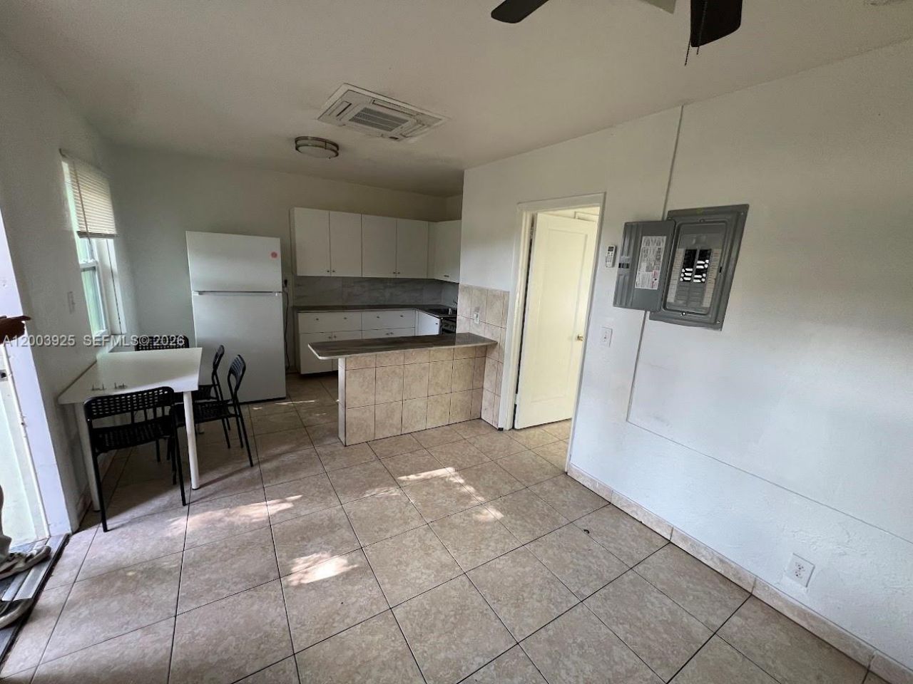 705-713 NE 3rd St, Unit 1-9, Hallandale Beach, FL 33009 Photo