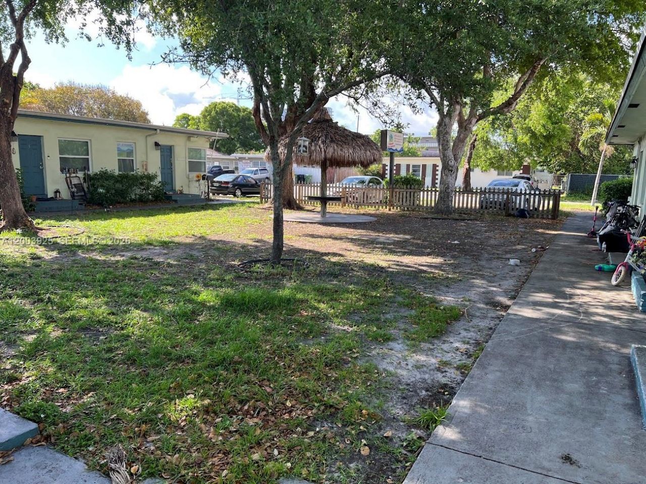 705-713 NE 3rd St, Unit 1-9, Hallandale Beach, FL 33009 Photo