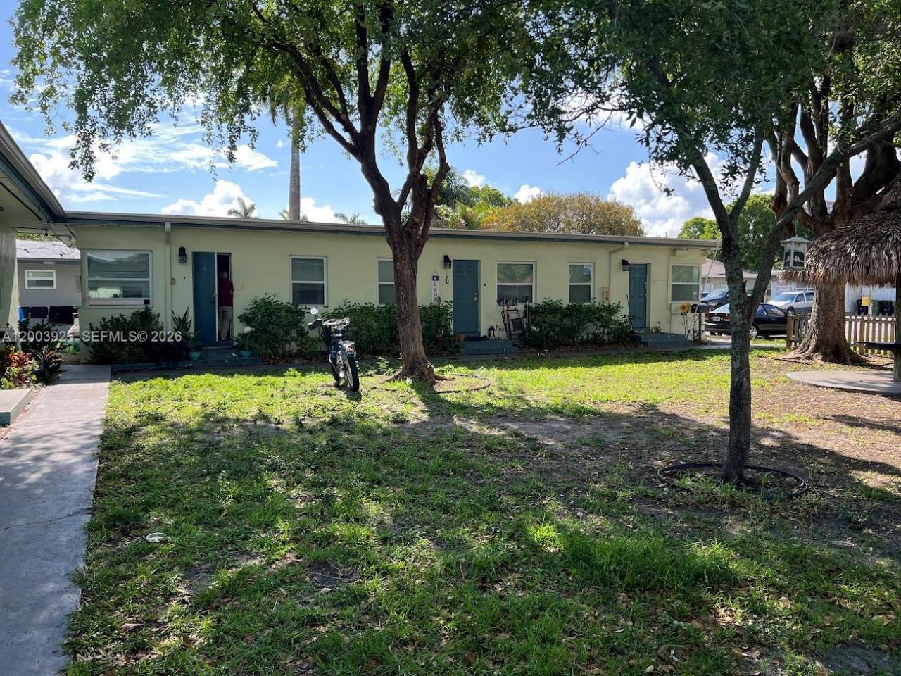 705-713 NE 3rd St, Unit 1-9, Hallandale Beach, FL 33009 Photo