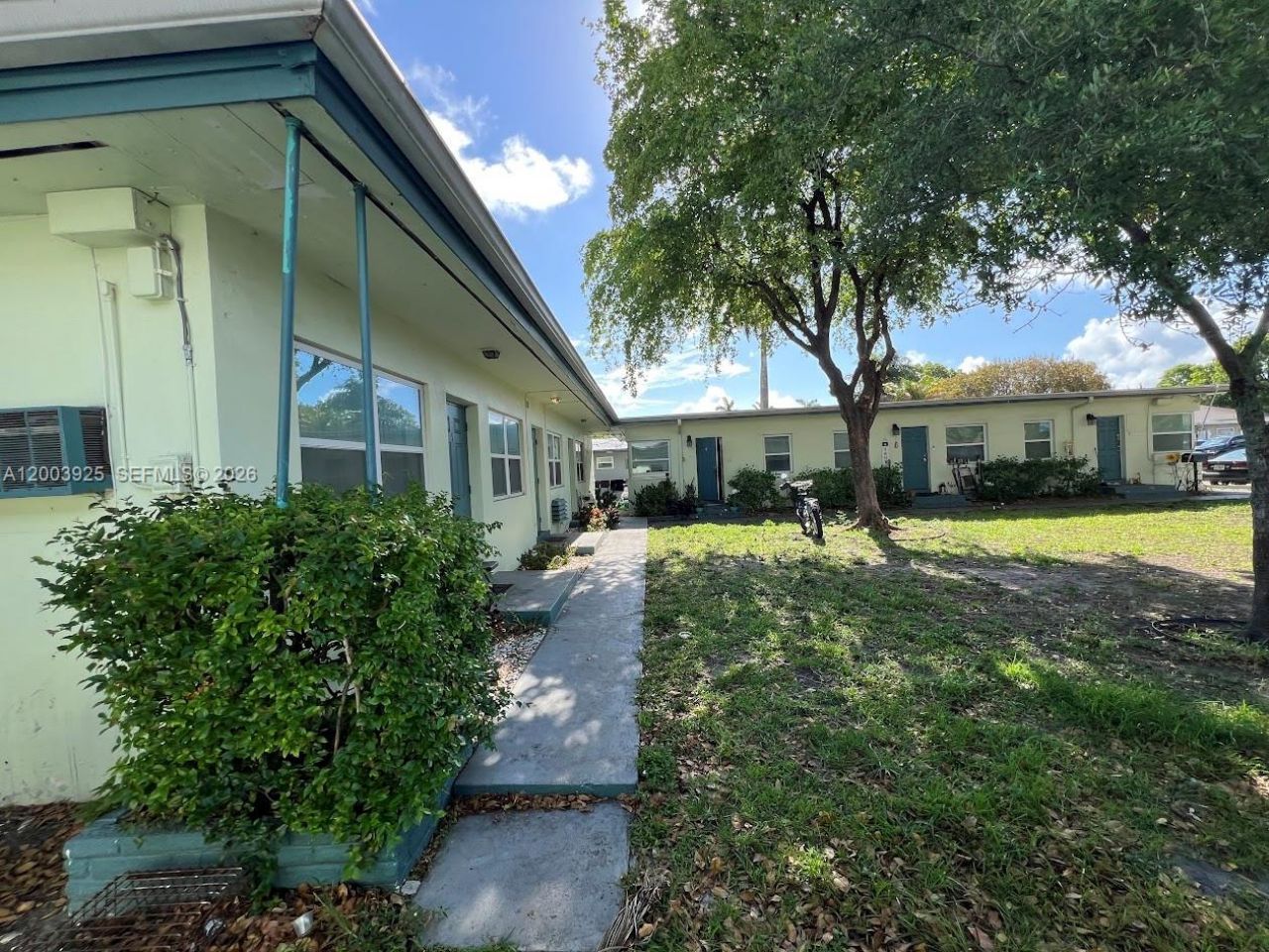 705-713 NE 3rd St, Unit 1-9, Hallandale Beach, FL 33009 Photo