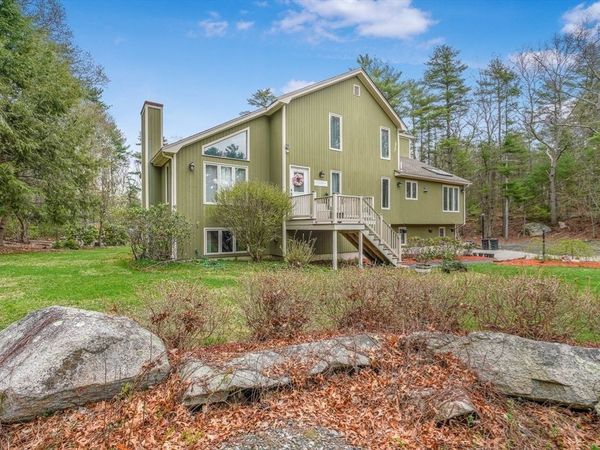 10 Jethol Dr, Freetown, MA 02702