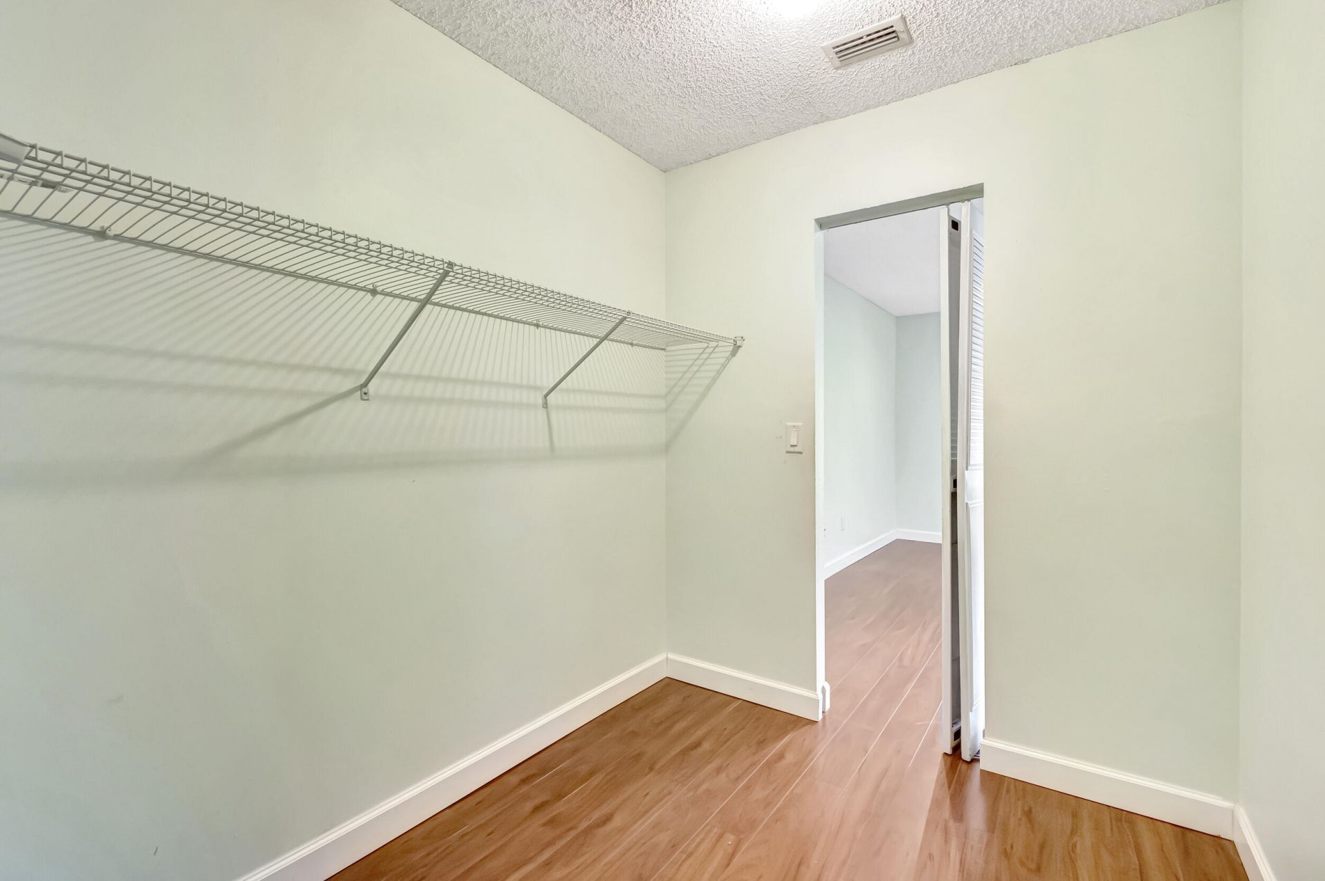 351 Club Circle, Unit 207, Boca Raton, FL 33487 Photo