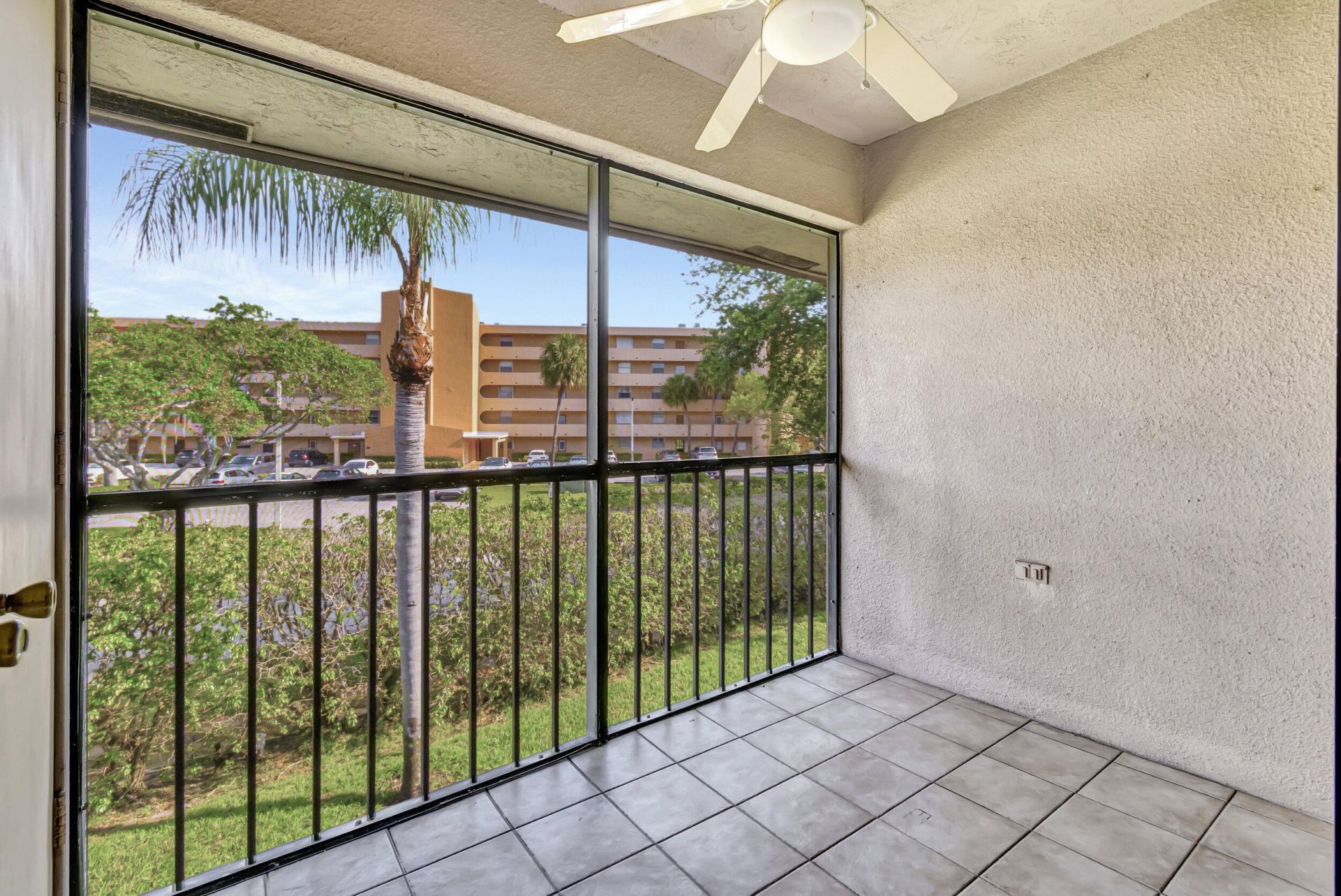 351 Club Circle, Unit 207, Boca Raton, FL 33487 Photo