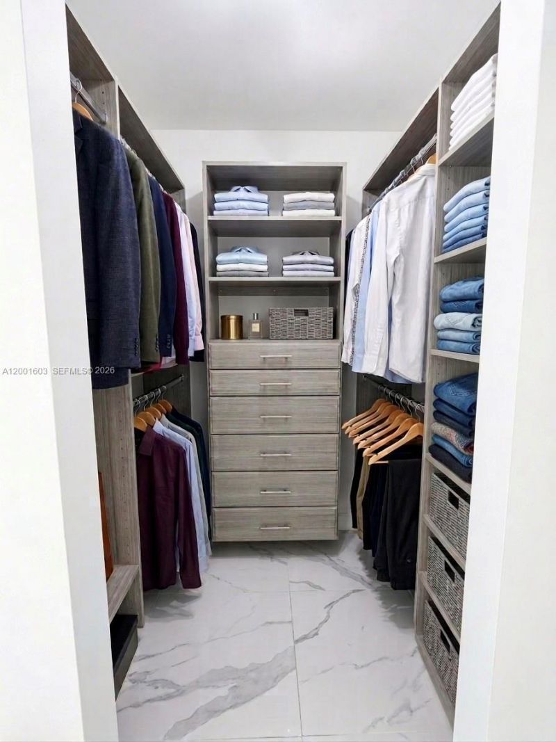 335 S Biscayne Blvd , Unit 3300, Miami, FL 33131 Photo