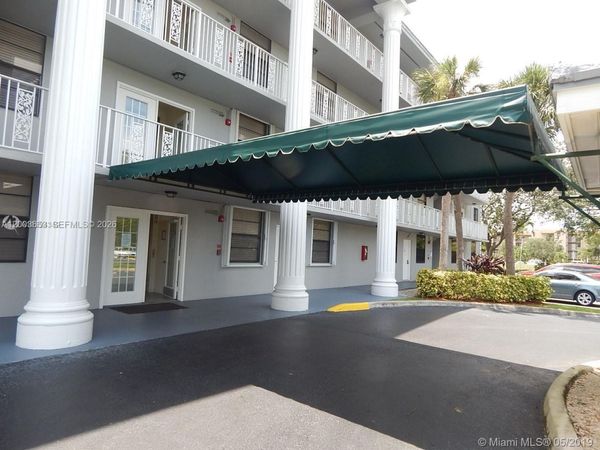 1701 Whitehall Dr, Unit 403, Davie, FL 33324