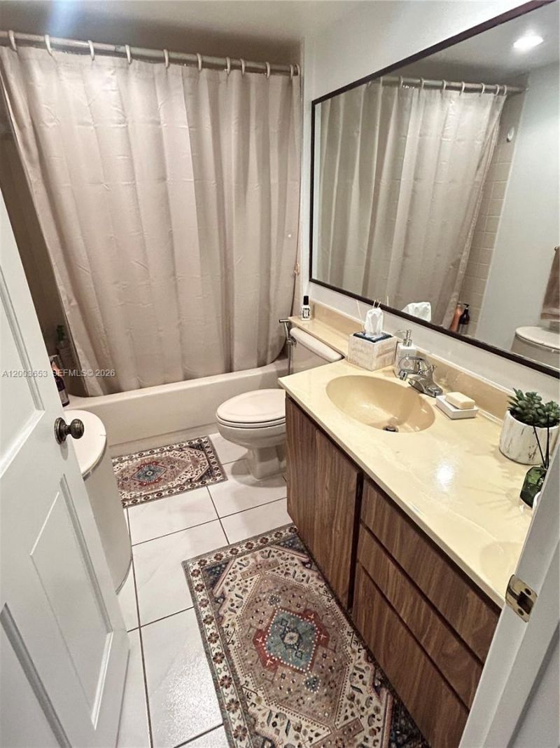 1701 Whitehall Dr, Unit 403, Davie, FL 33324 Photo