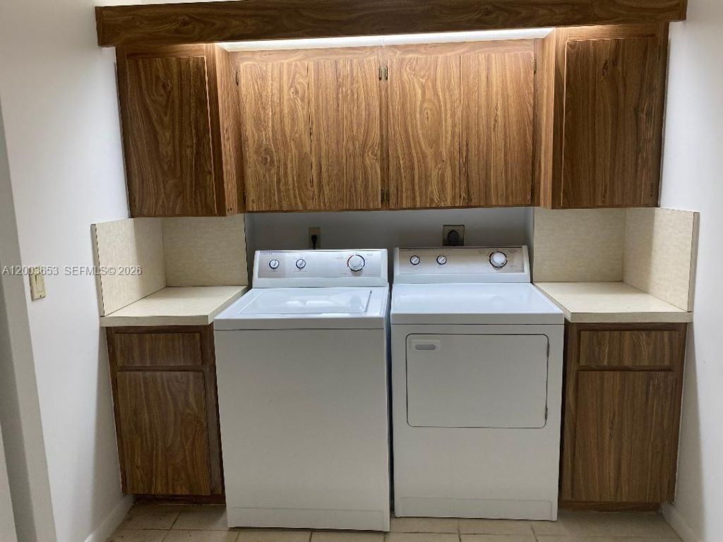 1701 Whitehall Dr, Unit 403, Davie, FL 33324 Photo