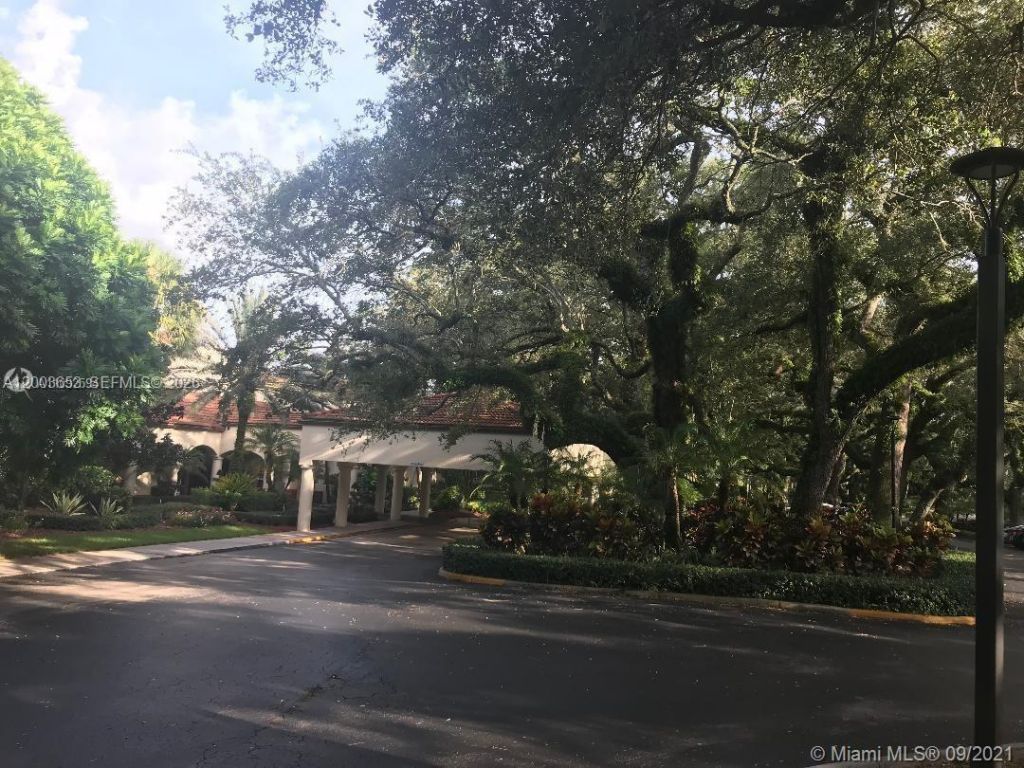 1701 Whitehall Dr, Unit 403, Davie, FL 33324 Photo