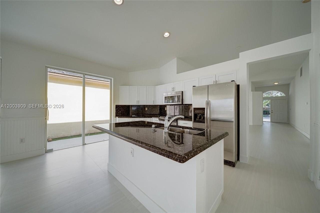 2924 NW 99th Pl , Doral, FL 33172 Photo