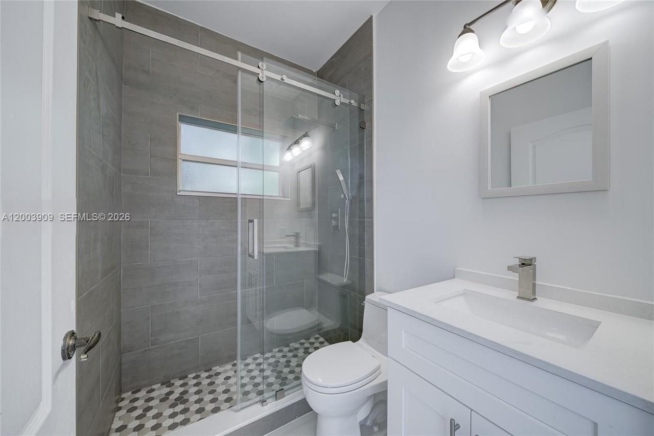 2924 NW 99th Pl , Doral, FL 33172 Photo