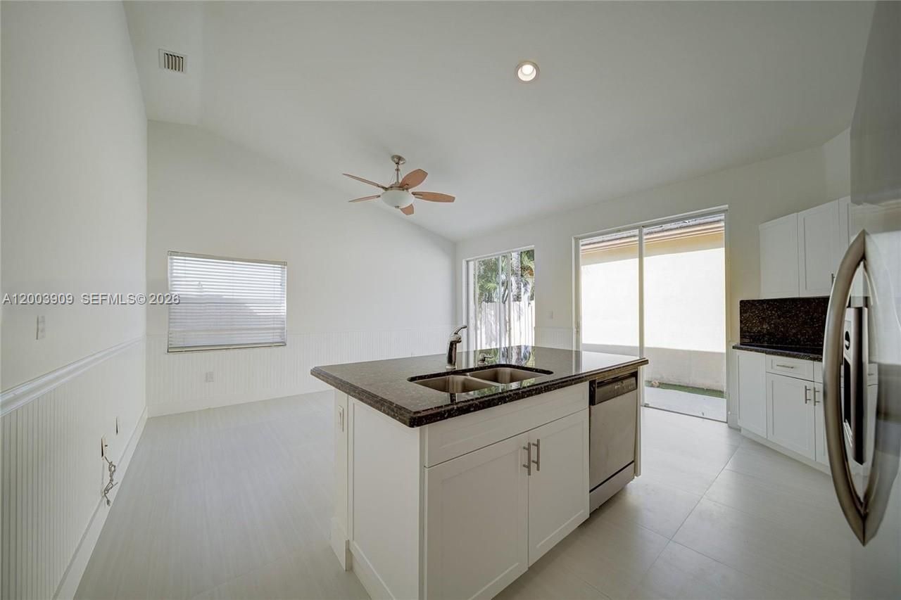 2924 NW 99th Pl , Doral, FL 33172 Photo