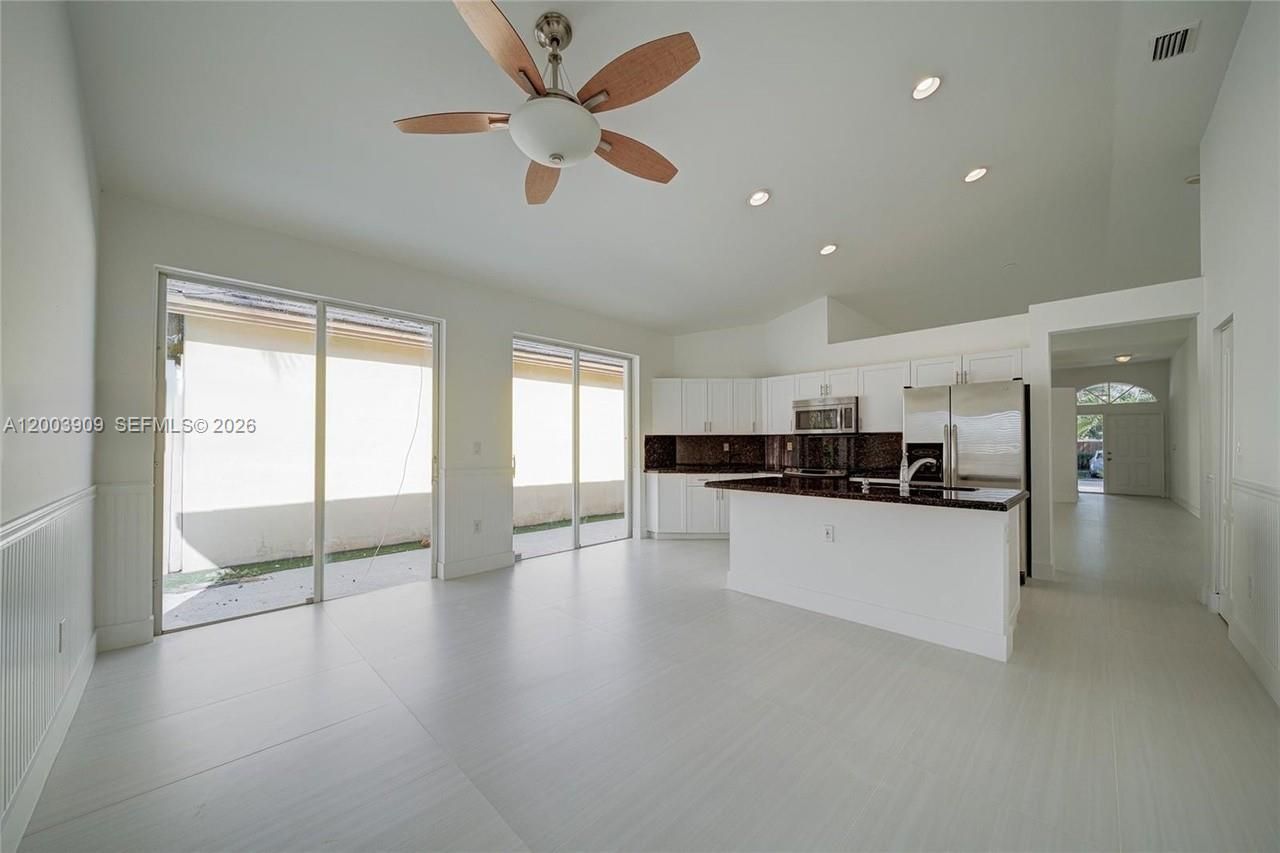 2924 NW 99th Pl , Doral, FL 33172 Photo