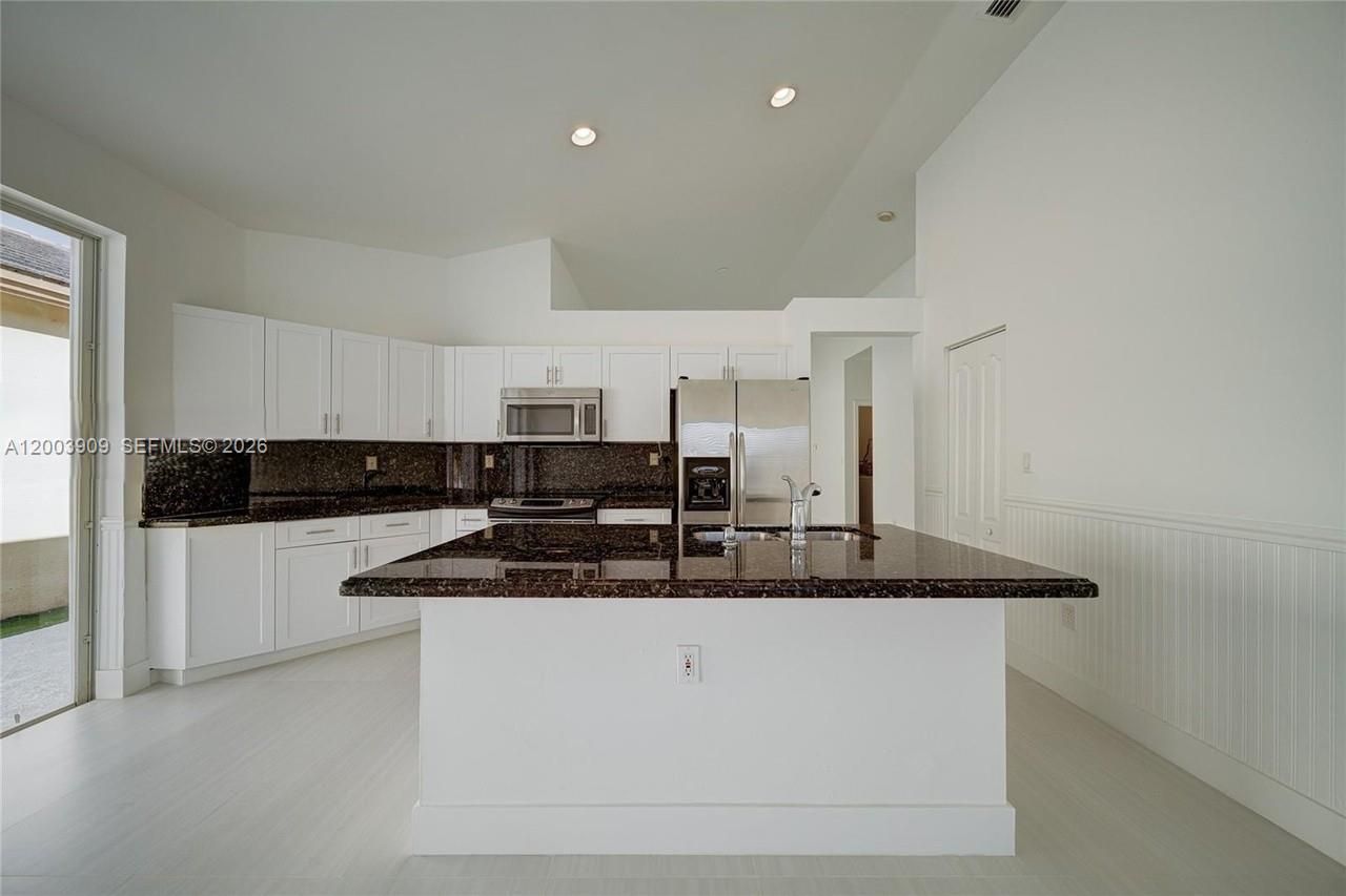 2924 NW 99th Pl , Doral, FL 33172 Photo