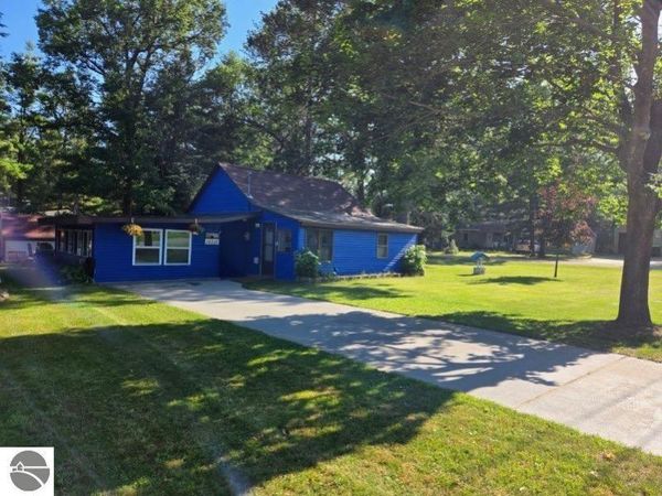 10215 Madison Road E, St Helen, MI 48656