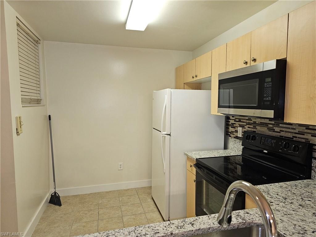 4104 Bellasol Cir, Unit 1312, Fort Myers, FL 33916 Photo