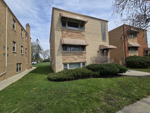 7126 W Jarvis Avenue , Unit 1, Niles, IL 60714