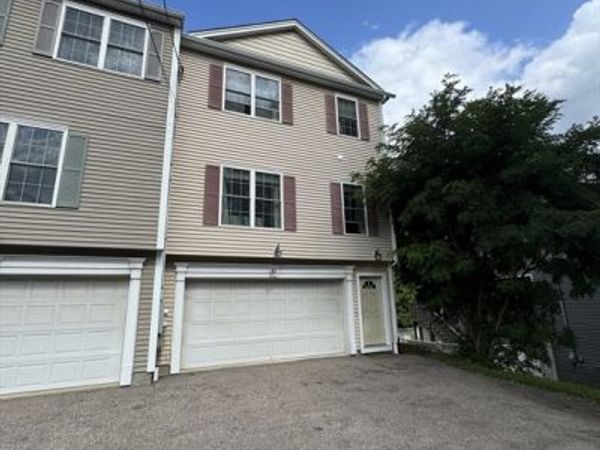 89 E Mountain St, Worcester, MA 01606