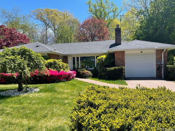 16 Jeannette Drive , Port Washington, NY 11050