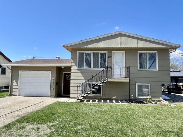 1117 4th Avenue W, Mobridge, SD 57601
