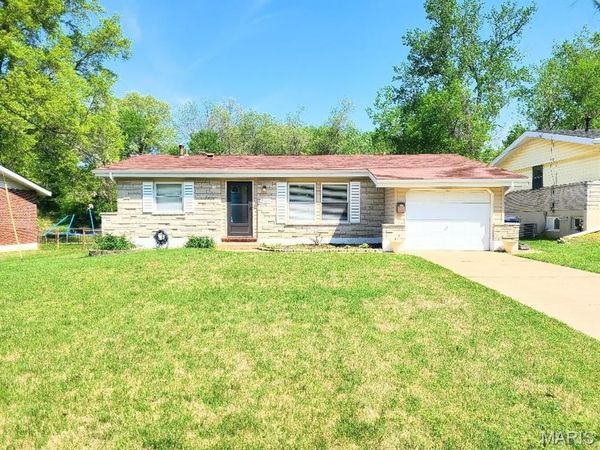 2515 Linnell Drive , Unincorporated, MO 63136