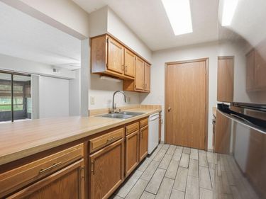 5970 Sharon Woods 100 Bl Boulevard, Unit # 100, Columbus, OH 43229