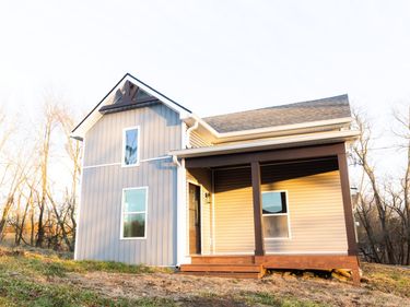 942 Hawkins - Cummins Road, Paris, KY 40361