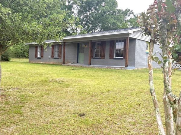 19220 County Road 68 , Robertsdale, AL 36567