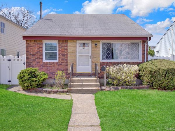 181 N 3rd Street , Bethpage, NY 11714