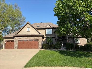 9115 N Stark Court, Kansas City, MO 64157