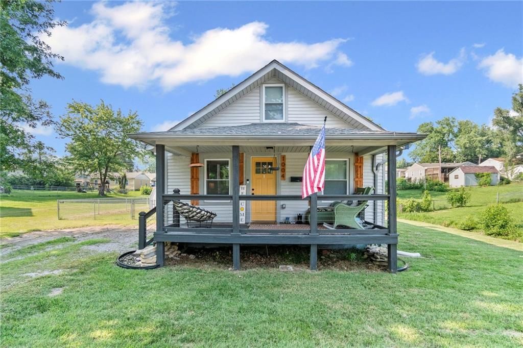 1004 Hickory Street, Excelsior Springs, MO 64024 Main Photo