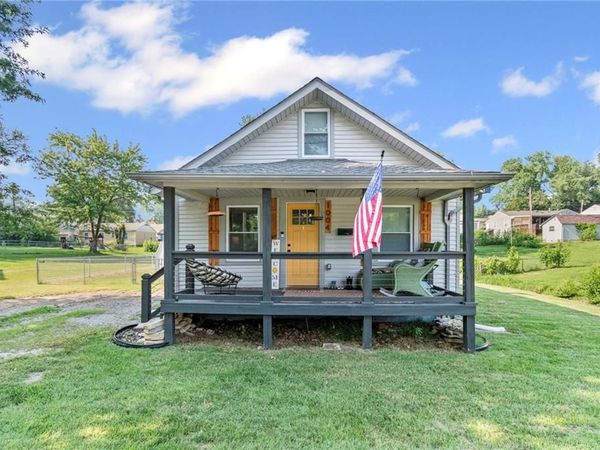 1004 Hickory Street, Excelsior Springs, MO 64024