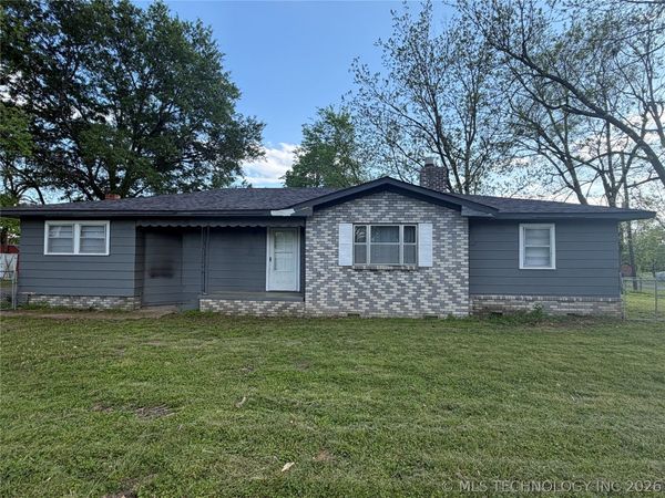700 Arapahoe Avenue , Hartshorne, OK 74547