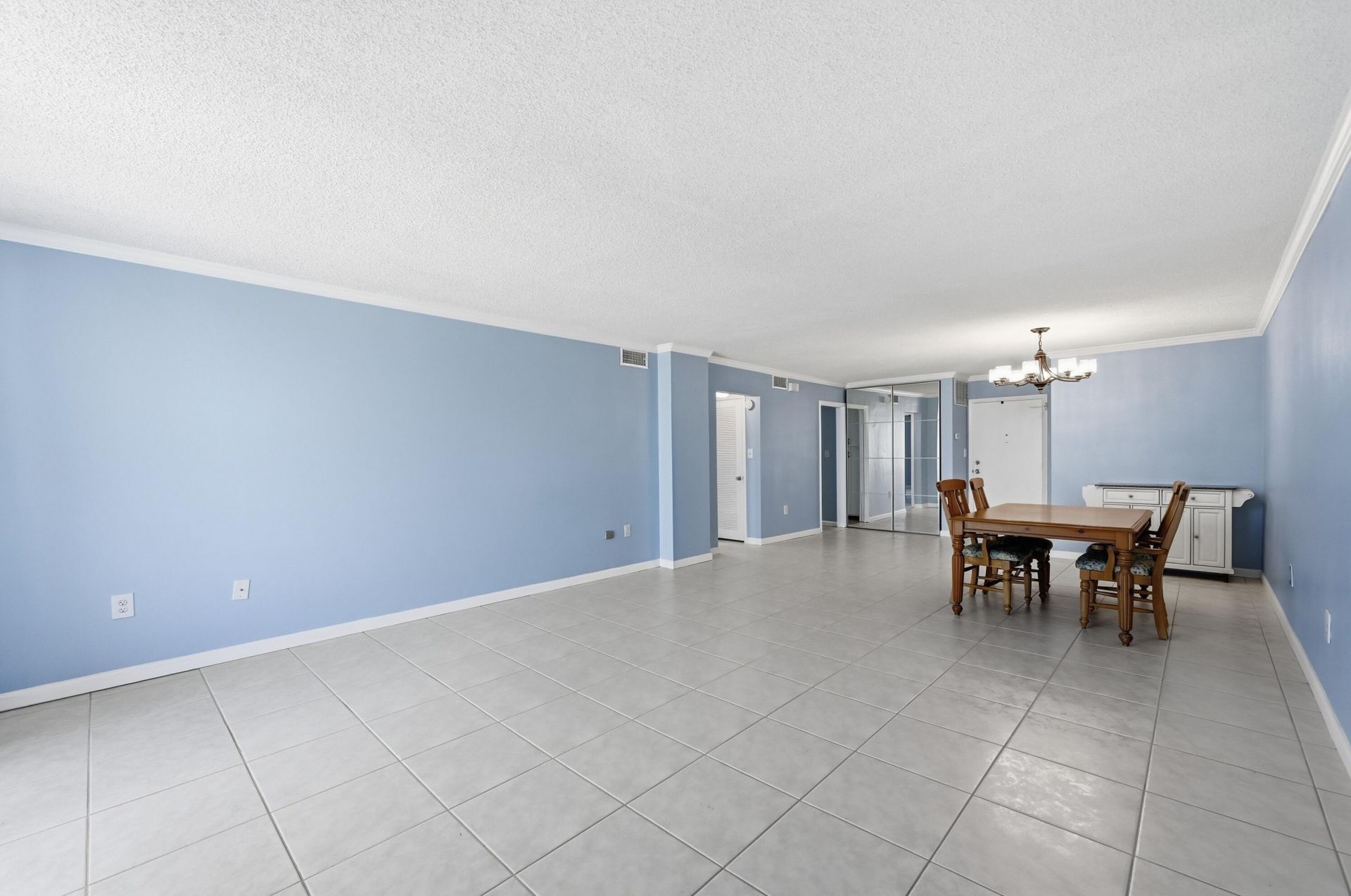 801 S Ocean Drive, Unit 404, Hollywood, FL 33019 Photo