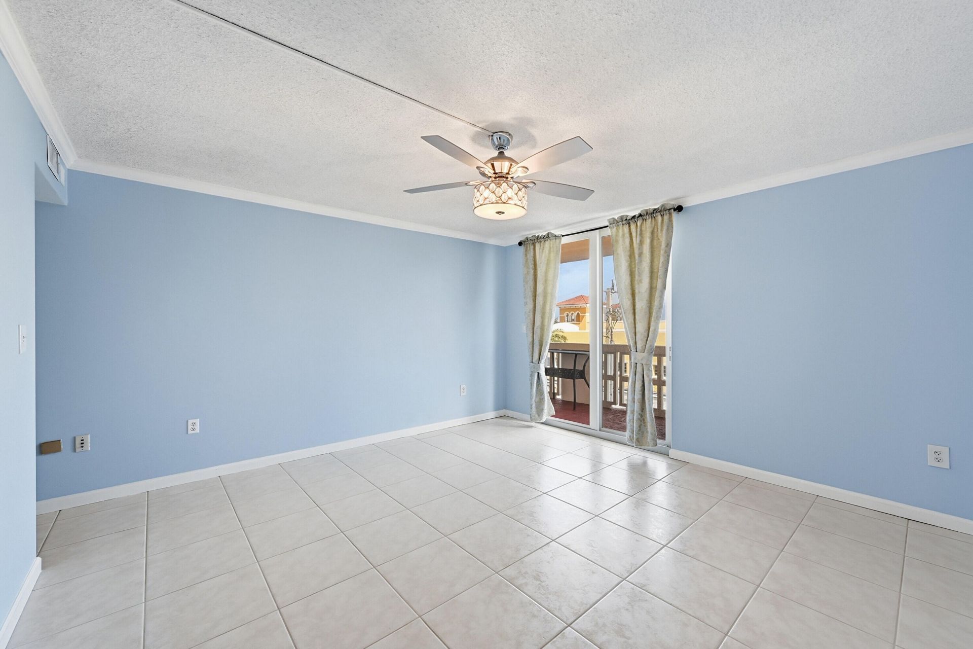 801 S Ocean Drive, Unit 404, Hollywood, FL 33019 Photo