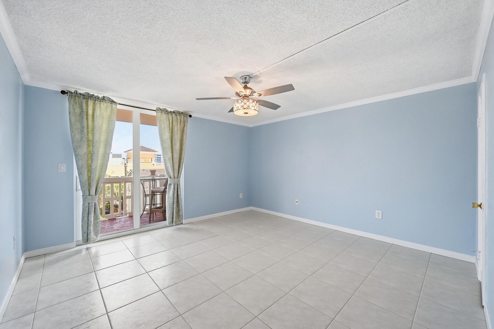 801 S Ocean Drive, Unit 404, Hollywood, FL 33019 Photo