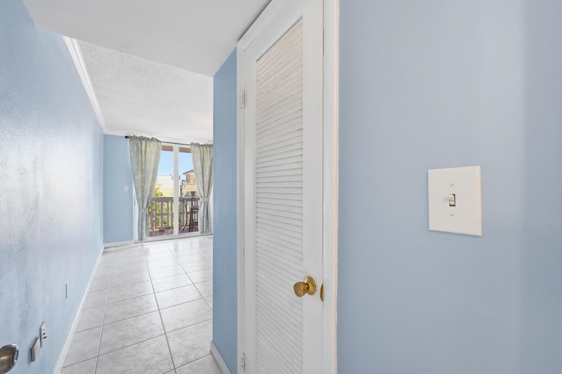 801 S Ocean Drive, Unit 404, Hollywood, FL 33019 Photo