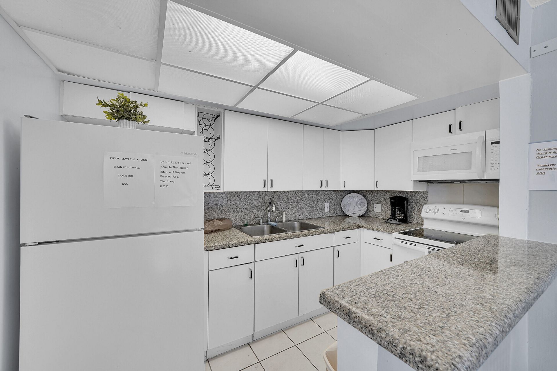 801 S Ocean Drive, Unit 404, Hollywood, FL 33019 Photo