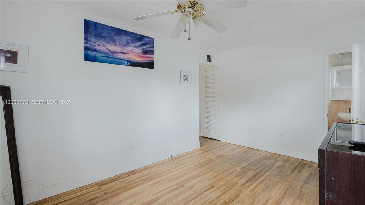 1300 NE 204th St, Miami, FL 33179 Photo