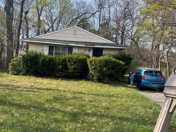 49 Gordon Avenue , West Babylon, NY 11704