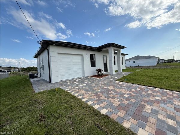 180 Pembroke ST , LEHIGH ACRES, FL 33974